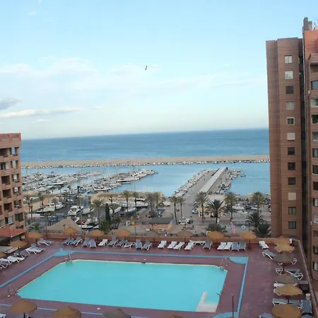 First Line Palmeras Suites *