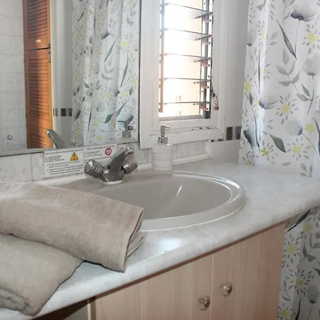 First Line Palmeras Suites Appartement *